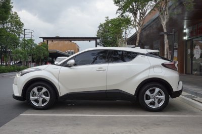 toyota C-HR 1.8 HV Hi ปี 2018
