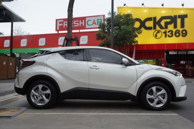 toyota C-HR 1.8 HV Hi ปี 2018