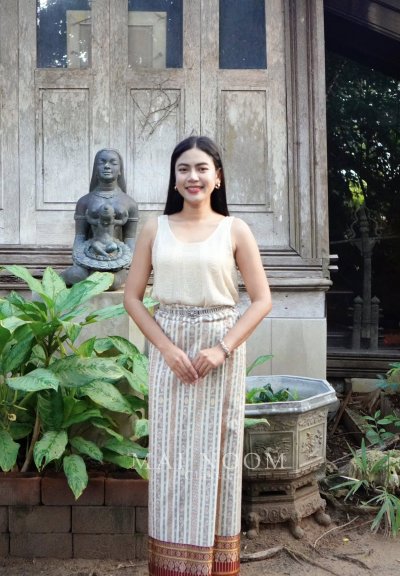 ผ้าไหมสาเกต ต่อเชิงซิ่น