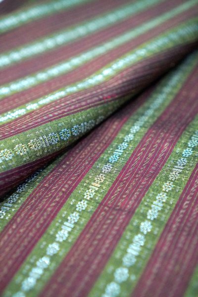 ผ้าไหมอันลูยซีม ทอยกขิด ต่อเชิงซิ่น | Heritage Handwoven Silk