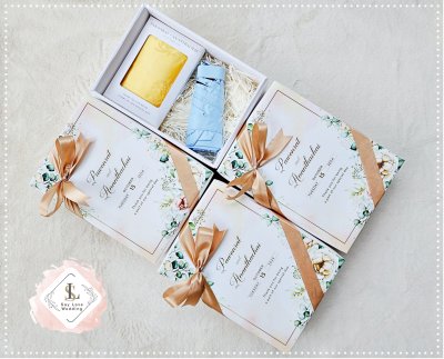ของรับไหว้ผู้ใหญ่   ร่มพับกันuv + ผ้าแพรพรีเมี่ยม