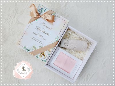 ของรับไหว้ผู้ใหญ่   ร่มพับกันuv + ผ้าแพรพรีเมี่ยม