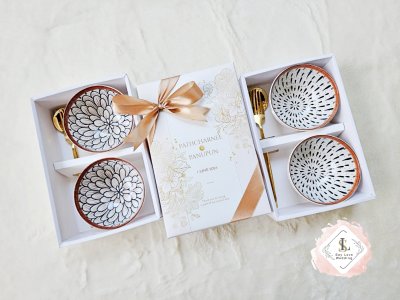 ของรับไหว้ ชุดชามญี่ปุ่นคู่พร้อมช้อนส้อมทอง