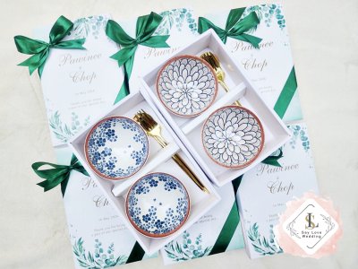 ของรับไหว้ ชุดชามญี่ปุ่นคู่พร้อมช้อนส้อมทอง