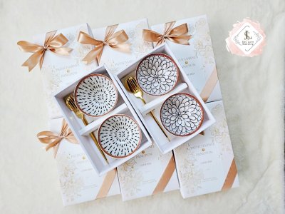 ของรับไหว้ ชุดชามญี่ปุ่นคู่พร้อมช้อนส้อมทอง