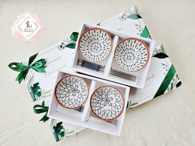 ของรับไหว้ ชุดชามญี่ปุ่นคู่พร้อมช้อนส้อมทอง