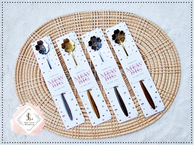 ช้อนชาด้ามยาวลายดอกไม้ สีเงิน สีทอง | ของชำร่วยงานแต่ง พร้อมการ์ดชื่อบ่าวสาว