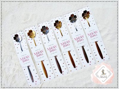 ช้อนชาด้ามยาวลายดอกไม้ สีเงิน สีทอง | ของชำร่วยงานแต่ง พร้อมการ์ดชื่อบ่าวสาว