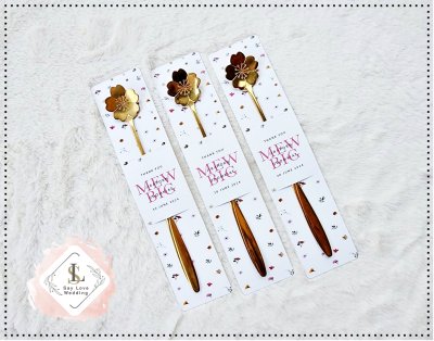 ช้อนชาด้ามยาวลายดอกไม้ สีเงิน สีทอง | ของชำร่วยงานแต่ง พร้อมการ์ดชื่อบ่าวสาว