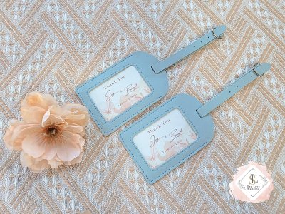 ของชำร่วยงานแต่ง แท็กห้อยกระเป๋า | สั่งทำสกรีนชื่อบ่าวสาว