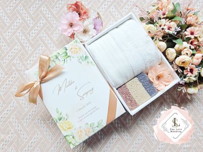 ชุดรับไหว้พรีเมี่ยม ผ้าเช็ดตัว Cotton พร้อมข้าว 3 กษัตริย์ ของรับไหว้ผู้ใหญ่ในงานแต่งที่มีความหมาย