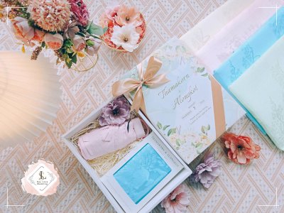 ของรับไหว้ผู้ใหญ่   ร่มพับกันuv + ผ้าแพรพรีเมี่ยม