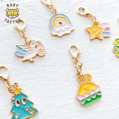 เข็มกลัดคนท้อง A–Z เข็มกลัดคนท้อง A–Z