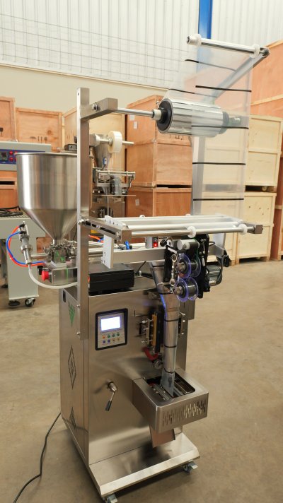 เครื่องบรรจุของเหลวออโต้ รุ่น HZFS-200