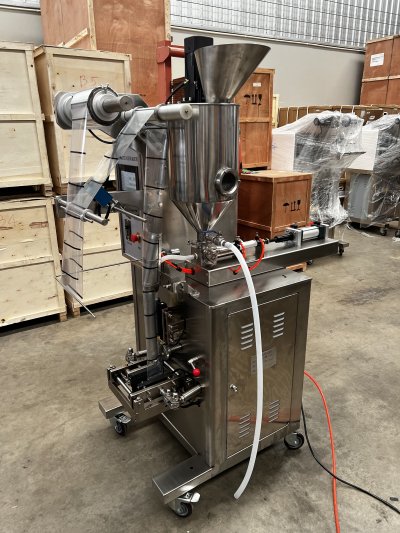 เครื่องบรรจุของเหลวออโต้ HXL-S100