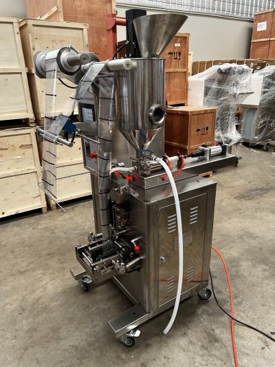 เครื่องบรรจุของเหลวออโต้ HXL-S100