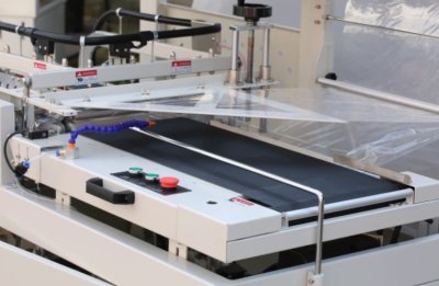 เครื่องตัดฟิล์มอัตโนมัติ+เครื่องอบฟิล์มหด รุ่น FQL450A+BS4522N