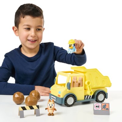 Bluey Dump Truck รถดั๊มพ์ Bluey พร้อมฟิกเกอร์สุดน่ารัก ลิขสิทธิ์แท้! จากประเทศออสเตรเลีย รอ 7-14 วัน Bluey Dump Truck รถดั๊มพ์ Bluey พร้อมฟิกเกอร์สุดน่ารัก ลิขสิทธิ์แท้! จากประเทศออสเตรเลีย รอ 7-14 วัน
