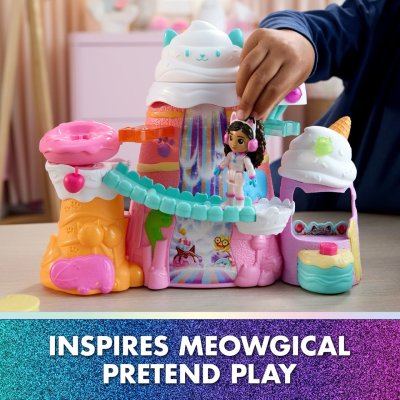 The Movie Gabby's Sweet Treat Mountain Playset รอ 7-12 วัน The Movie Gabby's Sweet Treat Mountain Playset รอ 7-12 วัน