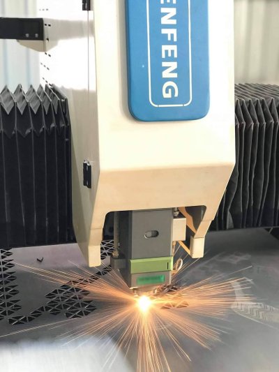 ส่งมอบเครื่อง  Fiber Laser รุ่น LT3015S กำลังเลเซอร์ 1000W พิกัด สเปช มีเดีย จำกัด  กรุงเทพมหานคร