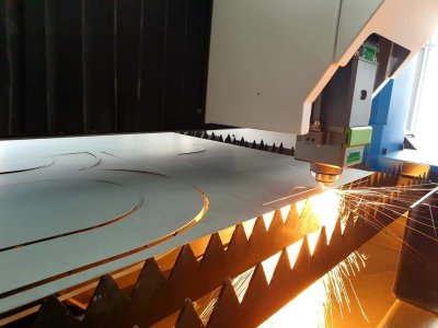 ส่งมอบเครื่อง  Fiber Laser รุ่น LT3015S กำลังเลเซอร์ 1000W พิกัด สเปช มีเดีย จำกัด  กรุงเทพมหานคร