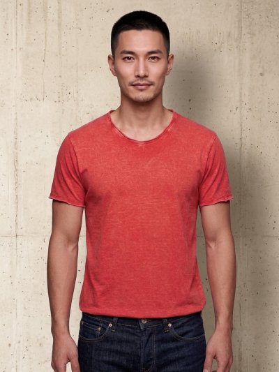 Vermillion (สีแดงสดฟอกเอซิด) ผลิตจากผ้าฝ้าย 100% ให้ความรู้สึกนุ่มฟู เบาสบาย