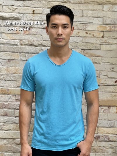 Deep Blue (สีฟ้าสดใส) เสื้อยืดคอวีเปลือย ดีไซส์สวย เนื้อผ้าบางเบา เนื้อผ้านุ่มสวมใส่สบาย ระบายอากาศดี ไม่ร้อนอบอ้าว ไซส์มาตรฐานไม่จกตา