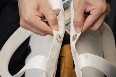 MLAB กระเป๋าผ้าแคนวาส กระเป๋าสะพายไหล่ Canvas Tote Bag พิมพ์ลาย MLAB MLAB กระเป๋าผ้าแคนวาส กระเป๋าสะพายไหล่ Canvas Tote Bag พิมพ์ลาย MLAB