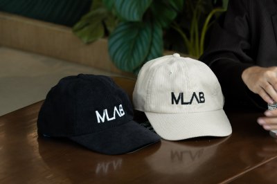 MLAB หมวกแก๊ปยูนิเซ็กส์ Unisex หมวกผ้าลูกฟูก ปักลาย MLAB