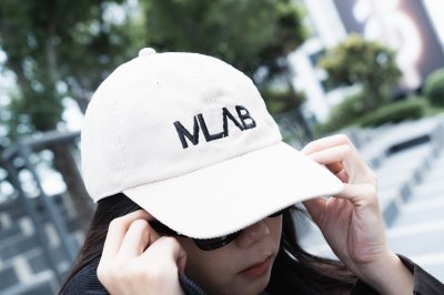 MLAB หมวกแก๊ปยูนิเซ็กส์ Unisex หมวกผ้าลูกฟูก ปักลาย MLAB