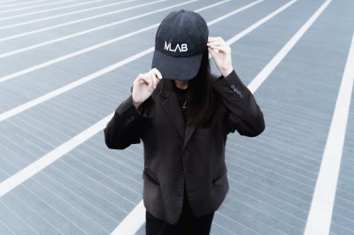 MLAB หมวกแก๊ปยูนิเซ็กส์ Unisex หมวกผ้าลูกฟูก ปักลาย MLAB