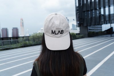 MLAB หมวกแก๊ปยูนิเซ็กส์ Unisex หมวกผ้าลูกฟูก ปักลาย MLAB