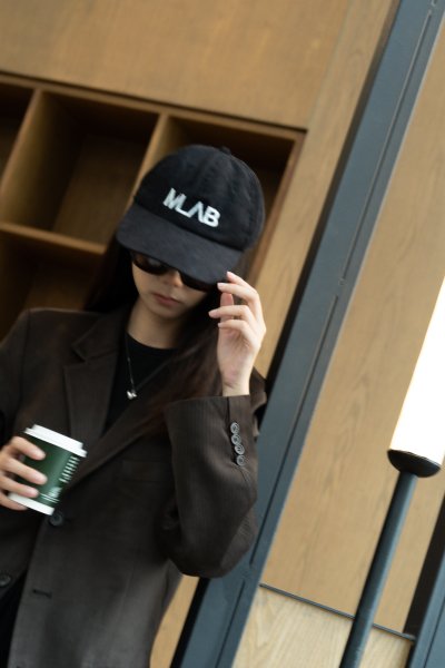 [MLAB] หมวกแก๊ป หมวกผ้าลูกฟูก ปักลาย MLAB สินค้าพรีเมี่ยม