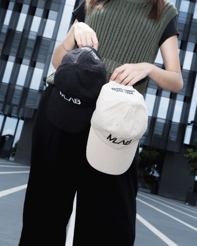 [MLAB] หมวกแก๊ป หมวกผ้าลูกฟูก ปักลาย MLAB สินค้าพรีเมี่ยม