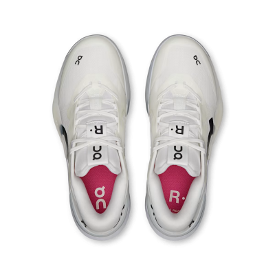 On THE ROGER Pro 3 - Women