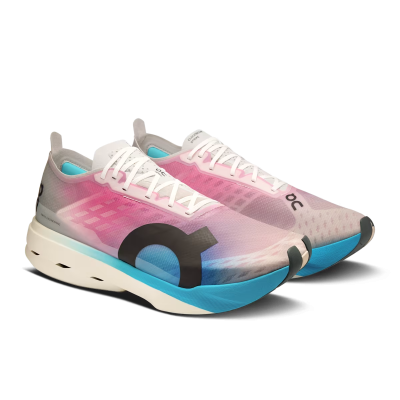 On Cloudboom Strike - Women