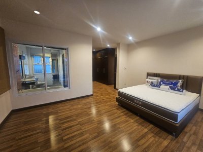 10R0249 House for rent 3bedrooms 3bathrooms 40,000/month at ratsada have fully furnished