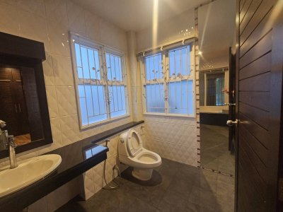 10R0249 House for rent 3bedrooms 3bathrooms 40,000/month at ratsada have fully furnished