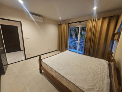 10R0249 House for rent 3bedrooms 3bathrooms 40,000/month at ratsada have fully furnished