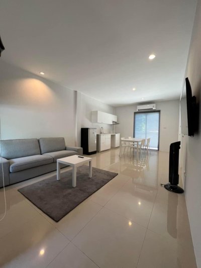 10R0276 ให้เช่าบ้านแฝดสองชั้น 2 ห้องนอน 2 ห้องน้ำ ราคา 30,000/เดือน โซนเมือง