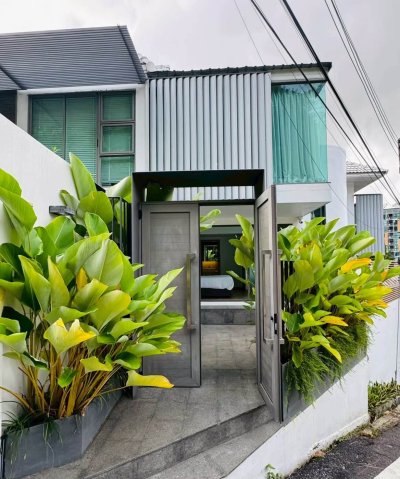 10R0280 This House 4 bedroom 5 bathroom 63,000/month in Muang phuket