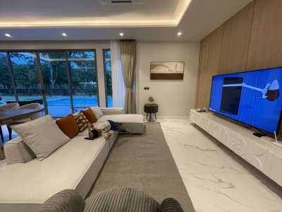 10R0293 This pool villa 4bedroom 5bathroom swimming 250,000/month the house location at Ratsada