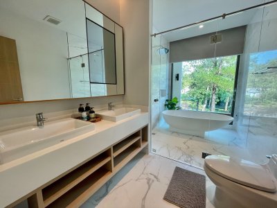 10R0293 This pool villa 4bedroom 5bathroom swimming 250,000/month the house location at Ratsada