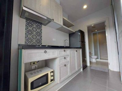 10R0326 คอนโดมิเนียม ห้องสตูดิโอ ให้เช่าเดือนละ 22,000 บาท โซนสามกอง