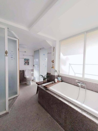 10R0330 ให้เช่าบ้านเดี่ยวสองชั้น 5 ห้องนอน 4 ห้องน้ำ ราคา 50,000/เดือน โซนเมือง