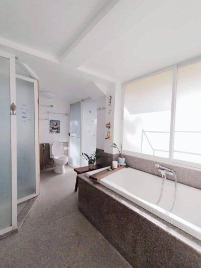 10R0330 ให้เช่าบ้านเดี่ยวสองชั้น 5 ห้องนอน 4 ห้องน้ำ ราคา 50,000/เดือน โซนเมือง