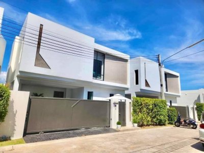 10R0434 Pool villa for rent 4 bedroom 4 bathroom 120,000/month at Muang