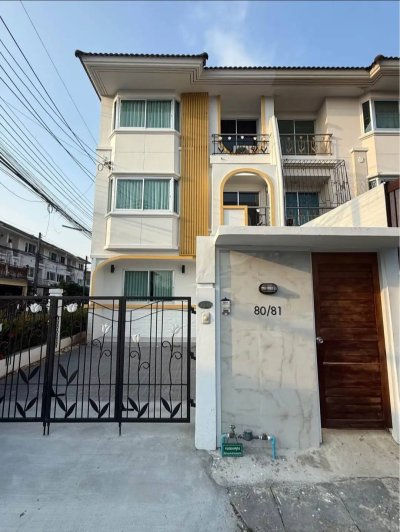 10R0455 ให้เช่าบ้านแฝดสองชั้น 3 ห้องนอน 3 ห้องน้ำ ราคา 26,500/เดือน โซนเมือง