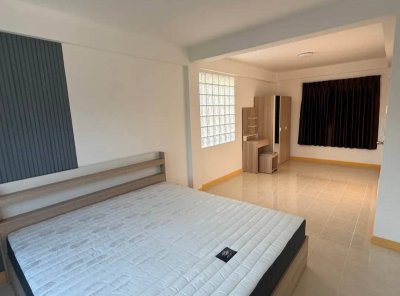 10R0455 ให้เช่าบ้านแฝดสองชั้น 3 ห้องนอน 3 ห้องน้ำ ราคา 26,500/เดือน โซนเมือง
