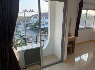 10R0455 ให้เช่าบ้านแฝดสองชั้น 3 ห้องนอน 3 ห้องน้ำ ราคา 26,500/เดือน โซนเมือง